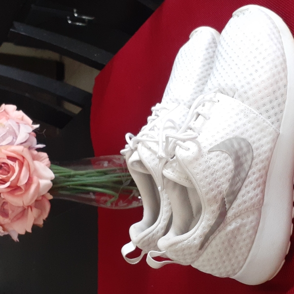 Nike Shoes - NIKE SNEAKERS